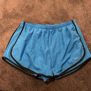 2x Nike Tempo Shorts